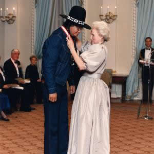 Order of Canada - Sapp receiving the Order of Canada